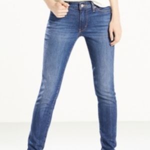 Levi's Medium Wash Skinny - 28